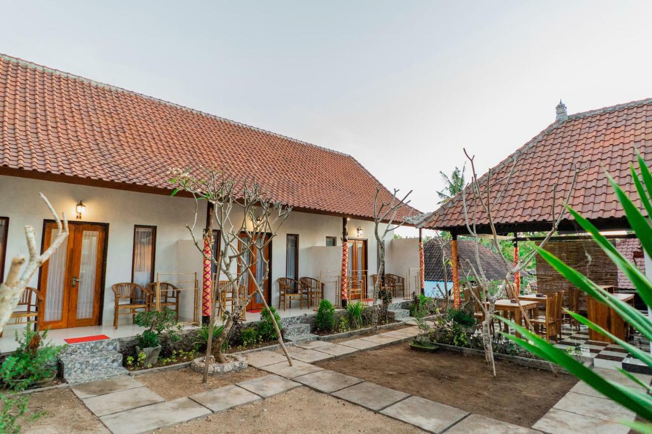 Kamasanti Hostel Toyapakeh Exterior foto